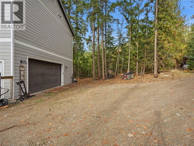 7636 Mountain Drive, Anglemont, BC, V0E 1M8 - 2