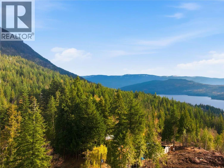 7636 Mountain Drive, Anglemont, BC, V0E 1M8 - 16