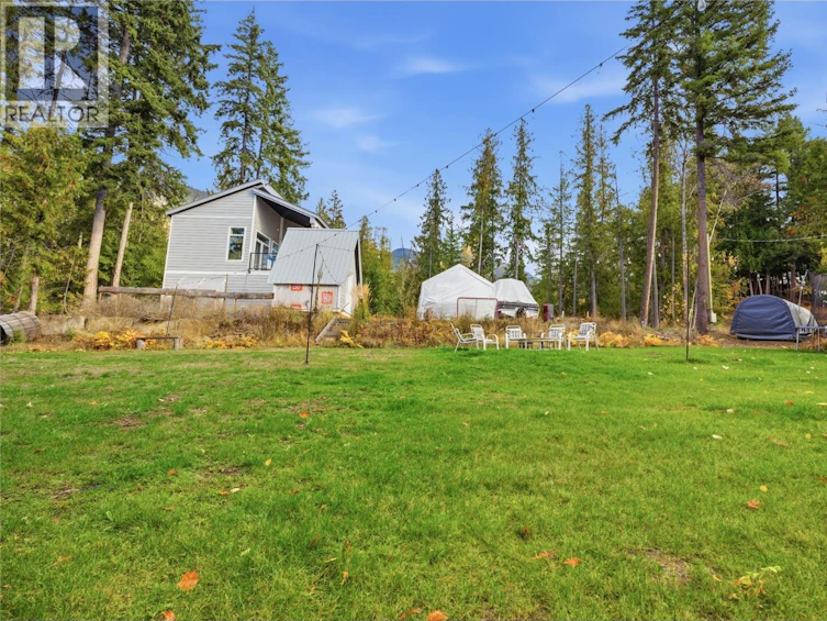 7636 Mountain Drive, Anglemont, BC, V0E 1M8 - 7