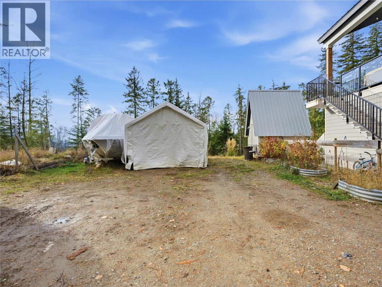 7636 Mountain Drive, Anglemont, BC, V0E 1M8 - 5