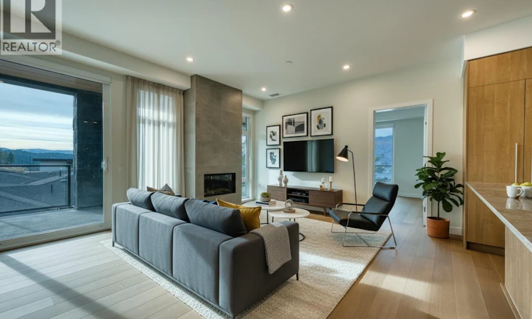 205-9652 Benchland Drive