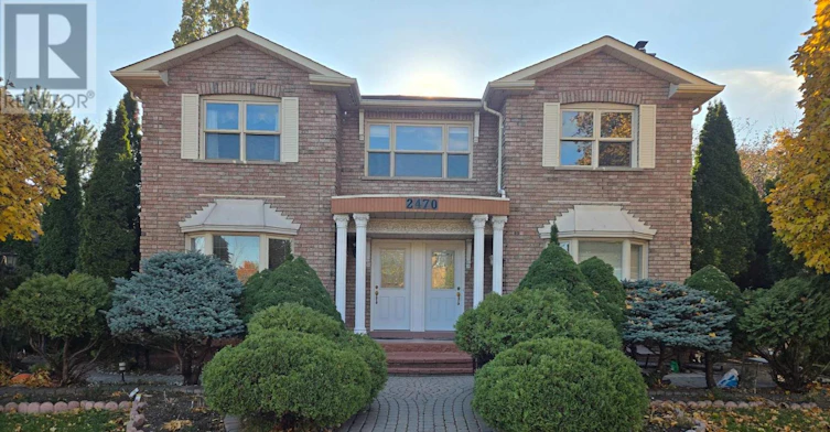 2-2470 Wynten Way, Oakville, ON, L6J 7K8