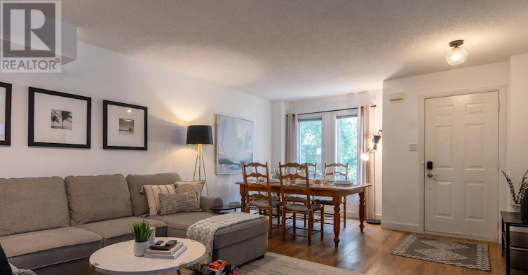 7 Trent Avenue, Toronto, ON, M4C 5C6 - 6