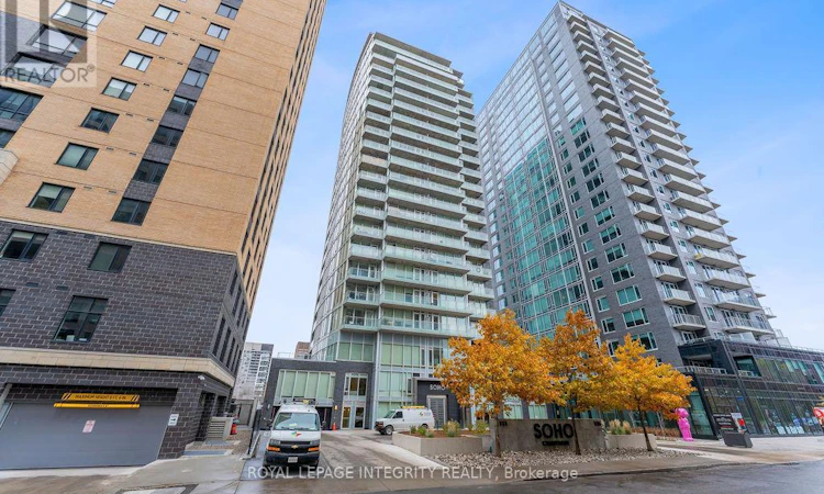 1908-111 Champagne Avenue S