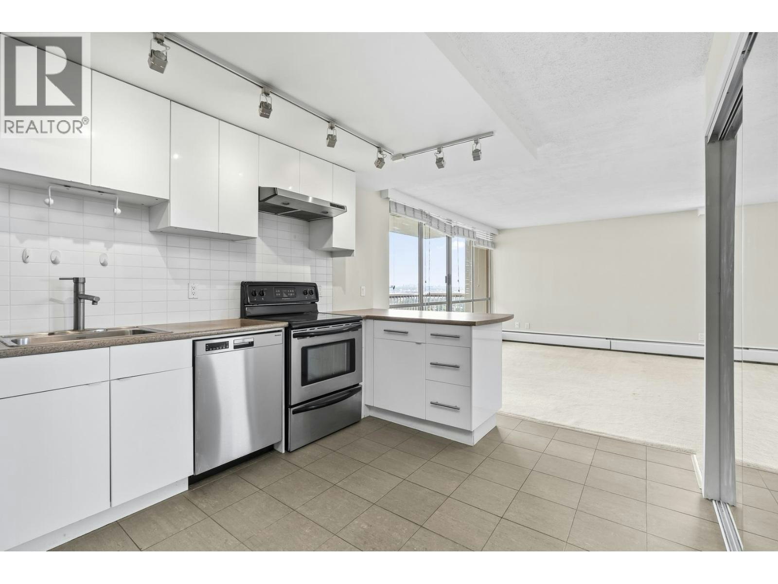 1610-2016 Fullerton Avenue, North Vancouver, BC, V7P 3E6