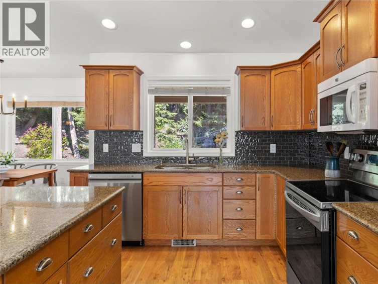 1474 Rose Meadow Drive, West Kelowna, BC, V1Z 4A3 - 7