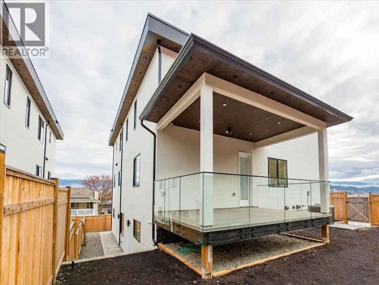 1818 Crosby Road, Kelowna, BC, V1V 1T4 - 16