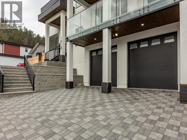 1818 Crosby Road, Kelowna, BC, V1V 1T4 - 2