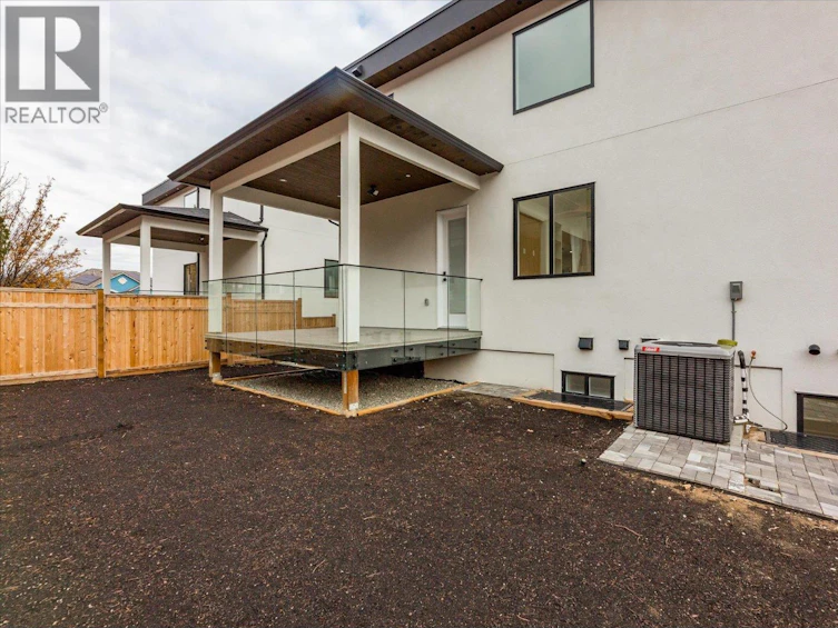 1818 Crosby Road, Kelowna, BC, V1V 1T4 - 17