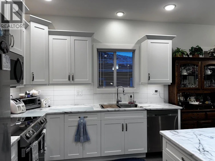 382 Sandhill Crescent, 100 Mile House, BC, V0K 2E0 - 3