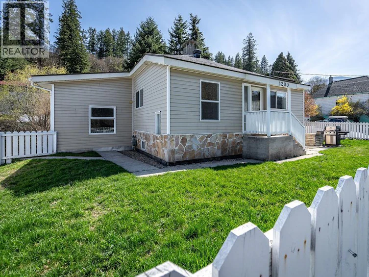 1200 Front Street, Nelson, BC, V1L 4C4 - 5