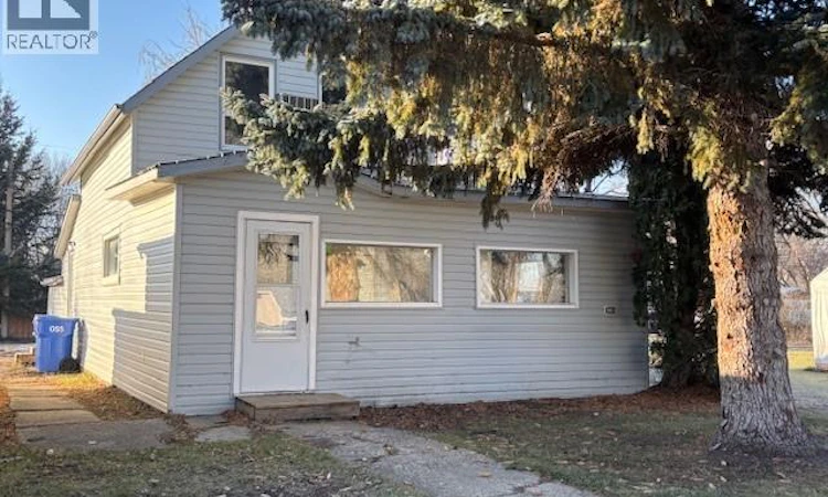 134 2nd Avenue W