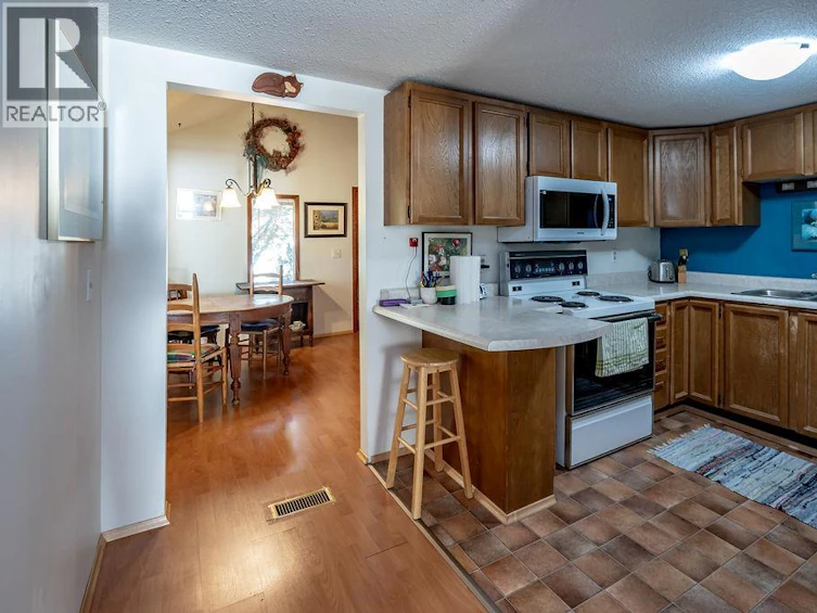 205 6th Avenue, Castlegar, BC, V1N 1T1 - 11