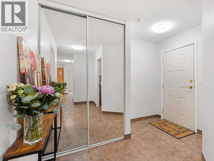210-1055 Lawrence Avenue, Kelowna, BC, V1Y 6M3 - 2
