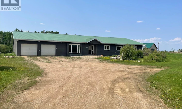 999 Melfort Street W