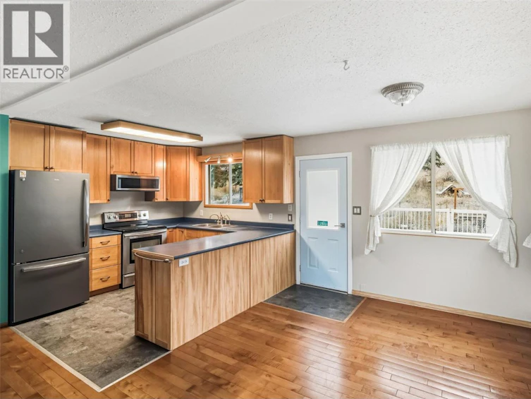 1414 Kelly Road, Bridesville, BC, V0H 1B0 - 10