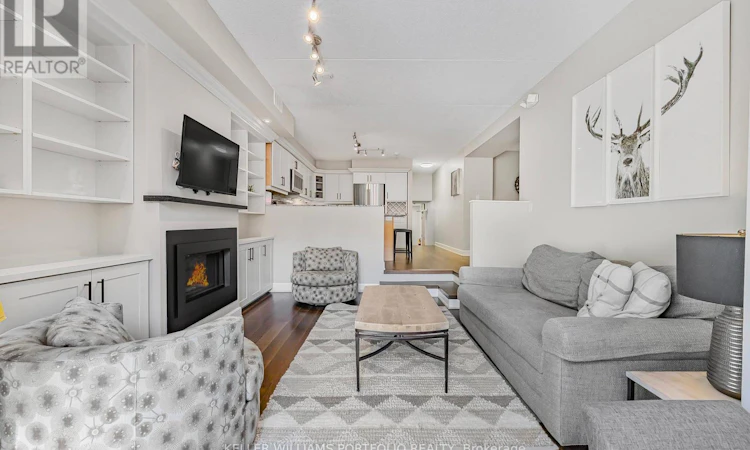 107-796404 Grey 19 Road