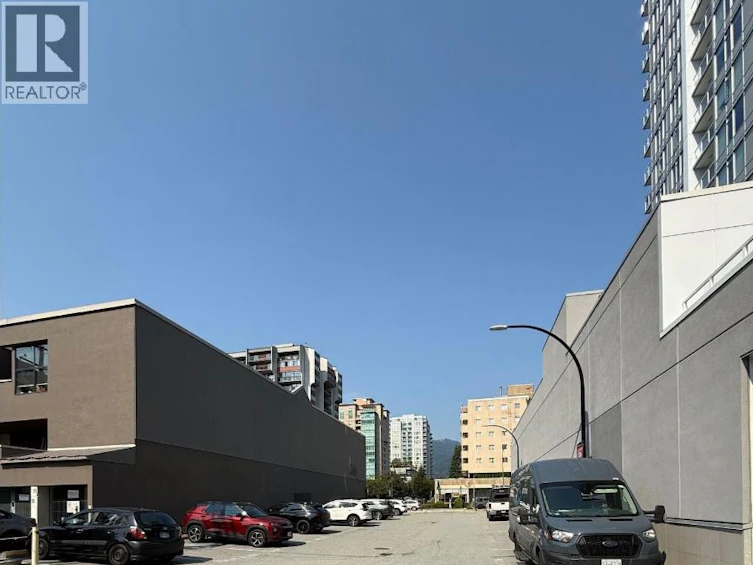 137 E 15th Street, North Vancouver, BC, V7L 2P7