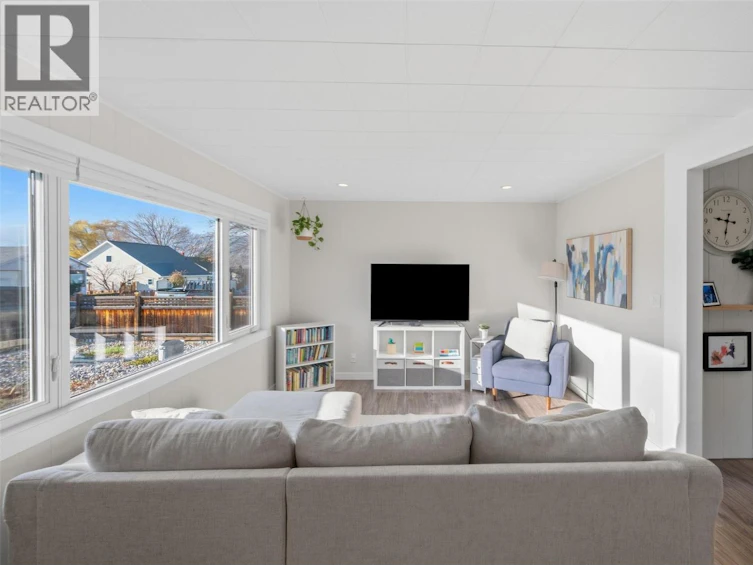 789 Toronto Avenue, Penticton, BC, V2A 2P8 - 13