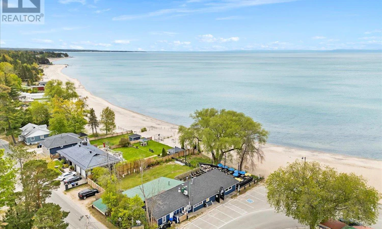 369 Balm Beach Road W