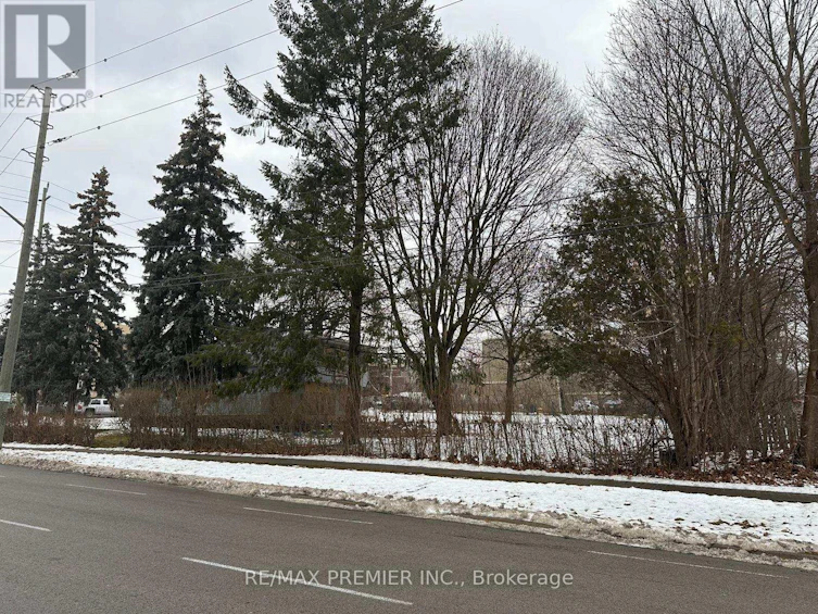 723 Dundas Street W, Whitby, ON, L1N 2N3 - 6