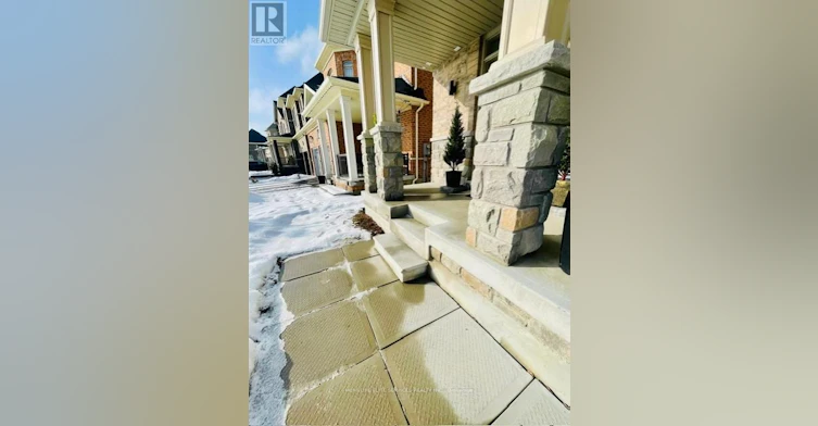 40 Stannardville Drive, Ajax, ON, L1T 0N9 - 2