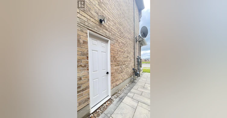40 Stannardville Drive, Ajax, ON, L1T 0N9 - 6