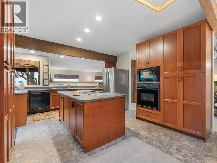 8822 Adventure Bay Road, Vernon, BC, V1H 1E1 - 36
