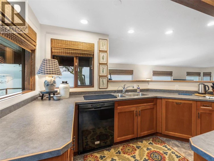 8822 Adventure Bay Road, Vernon, BC, V1H 1E1 - 40