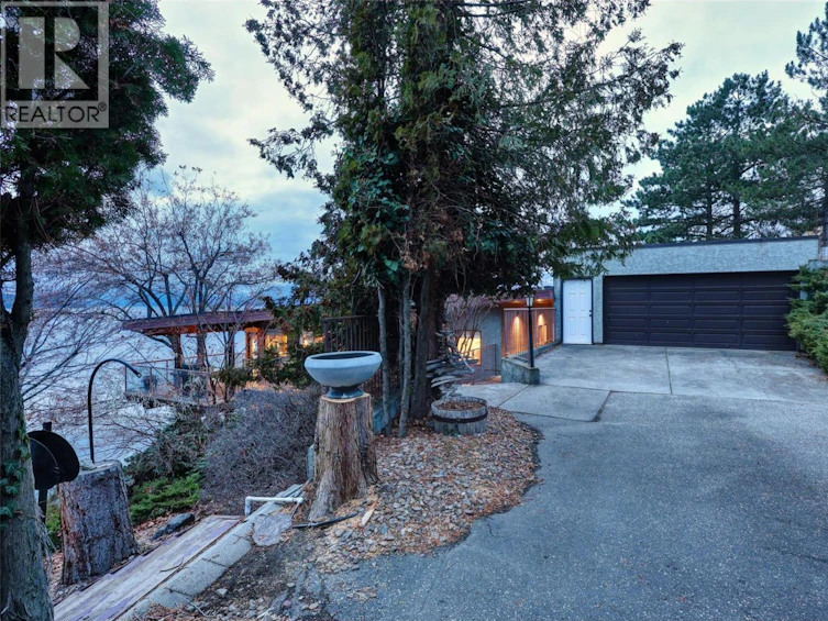 8822 Adventure Bay Road, Vernon, BC, V1H 1E1 - 14