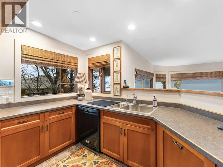 8822 Adventure Bay Road, Vernon, BC, V1H 1E1 - 38
