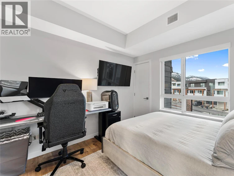 300-722 Valley Road, Kelowna, BC, V1V 0E2 - 12
