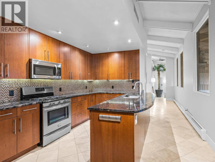 930 Fairway Crescent, Kelowna, BC, V1Y 4S7 - 10