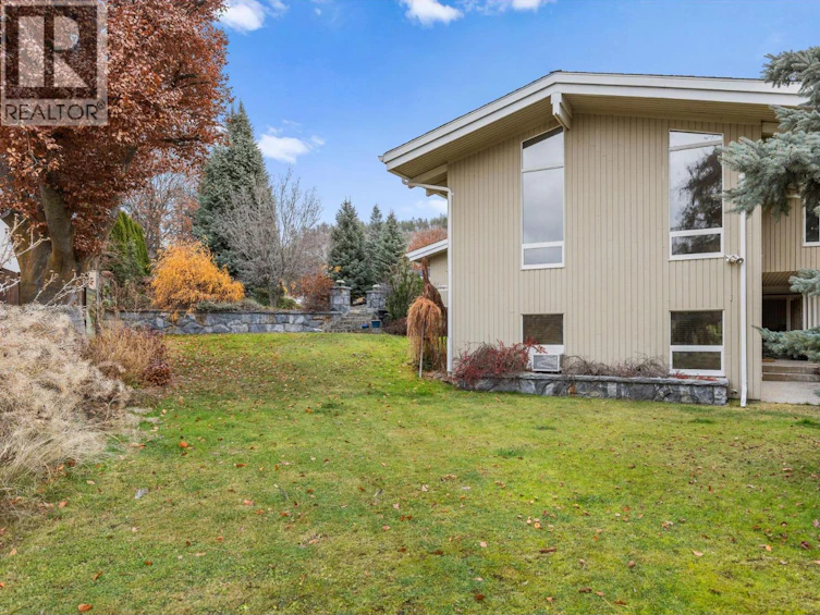 930 Fairway Crescent, Kelowna, BC, V1Y 4S7 - 48