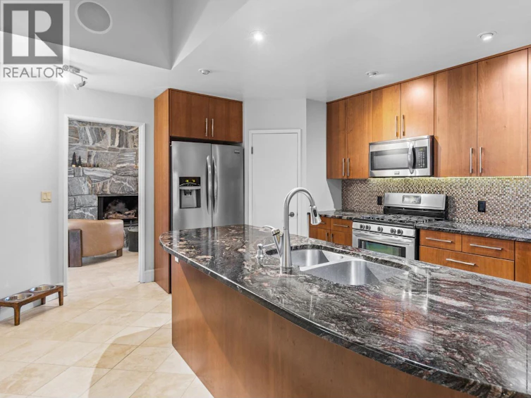 930 Fairway Crescent, Kelowna, BC, V1Y 4S7 - 12