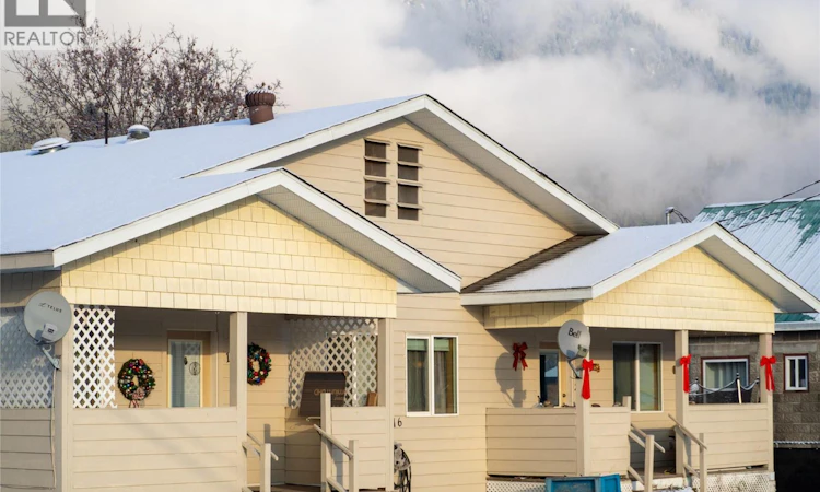 416 Sayward Avenue