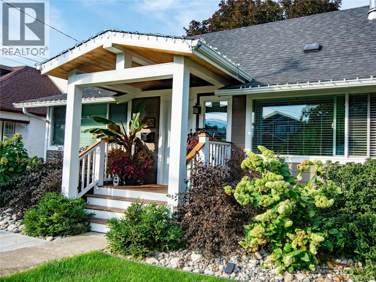 433 Young Street, Penticton, BC, V2A 5S9 - 2
