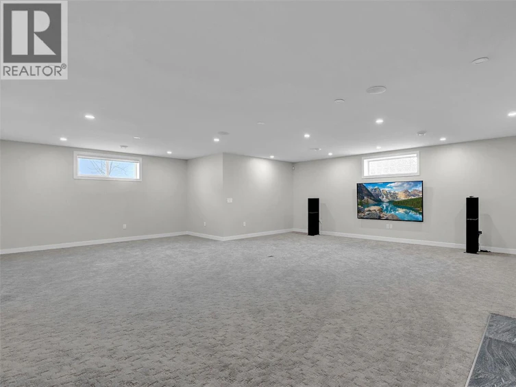 8267 Wascana Gardens Point, Regina, SK, S4V 1G8 - 34
