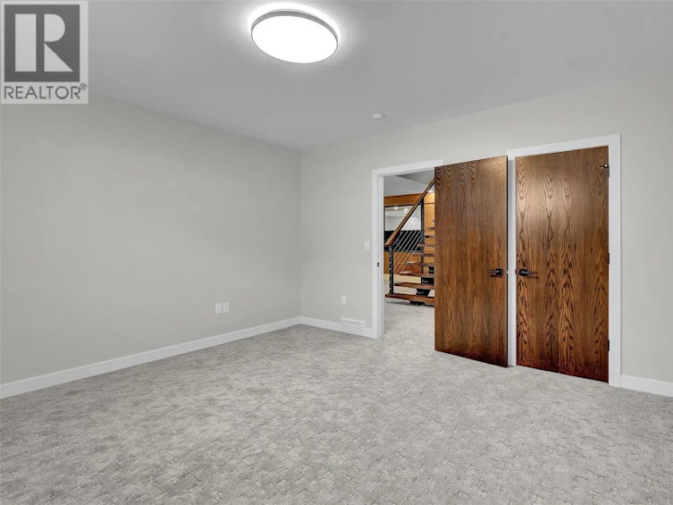 8267 Wascana Gardens Point, Regina, SK, S4V 1G8 - 38