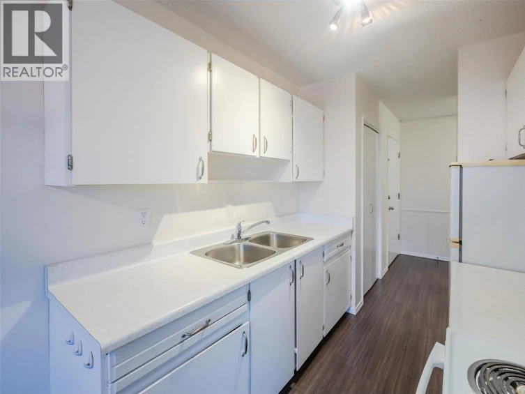 204-198 Roy Avenue, Penticton, BC, V2A 3M9 - 15