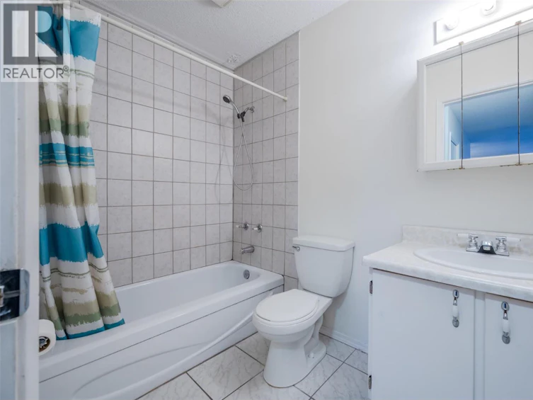204-198 Roy Avenue, Penticton, BC, V2A 3M9 - 17