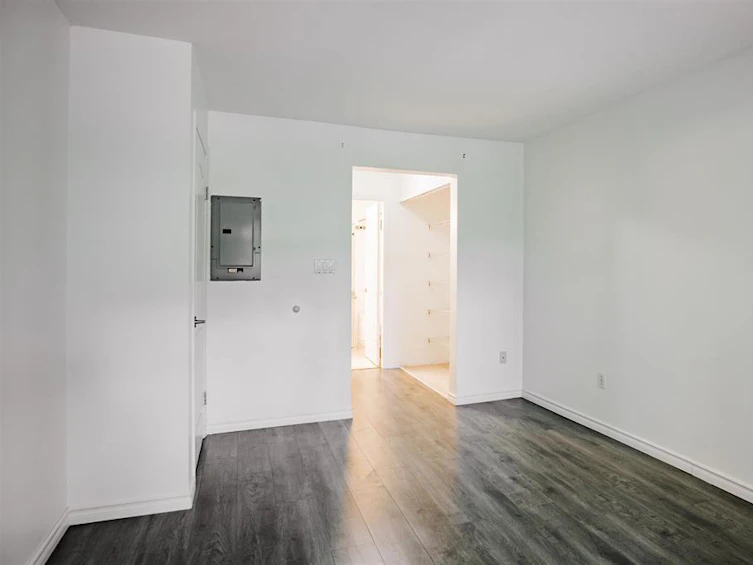 307-15210 Guildford Drive, Surrey, BC, V3R 0X7 - 11
