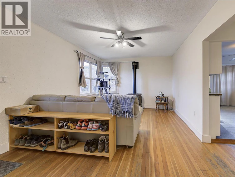 541 Okanagan Boulevard, Kelowna, BC, V1Y 7K9 - 7