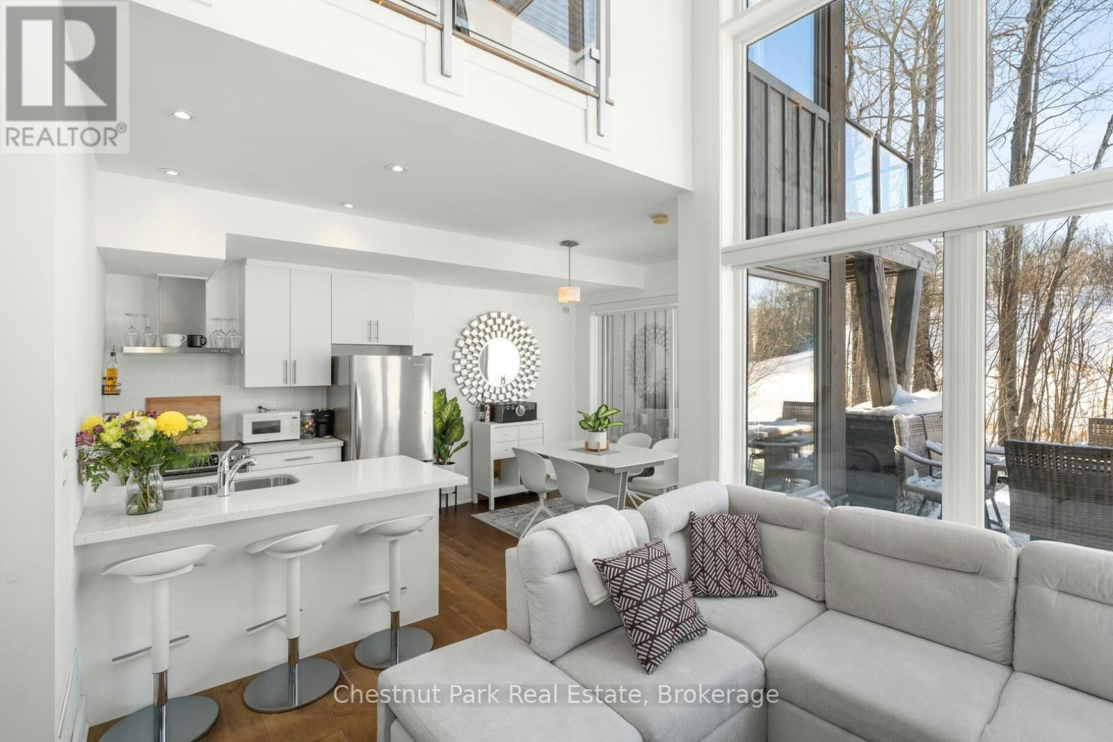 10 Carrick Trail, Gravenhurst, ON, P1P 0A6