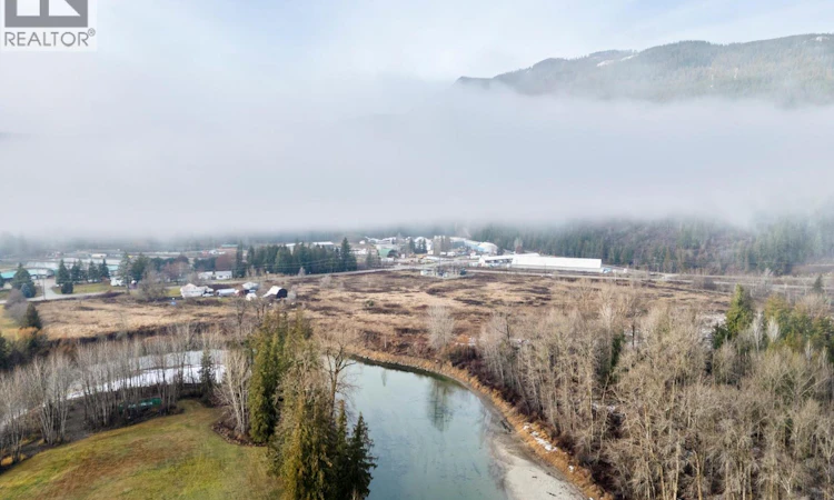 1513 Solsqua Sicamous Road