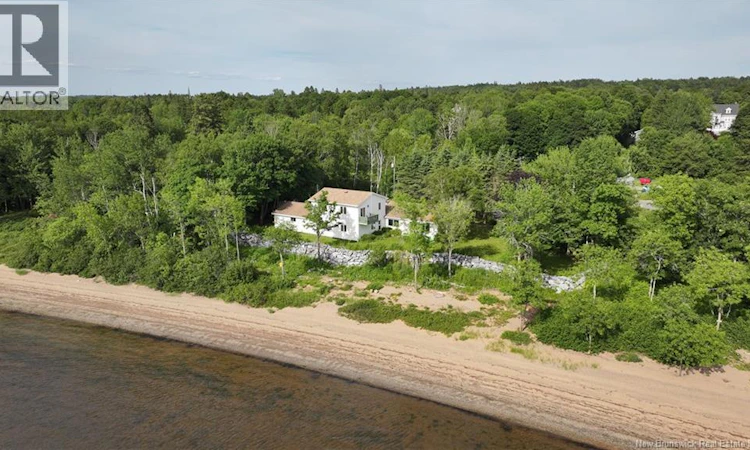 8 Tennis Court Road