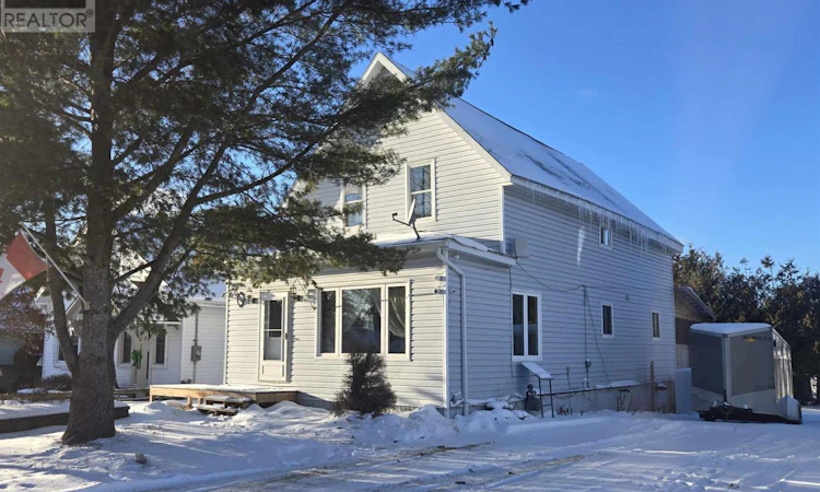 138 Lakeside Avenue