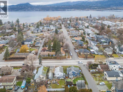2405 Pandosy Street - 4