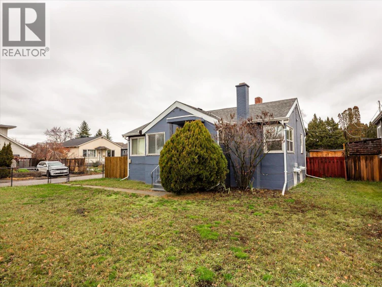 2405 Pandosy Street, Kelowna, BC, V1Y 1T7 - 9
