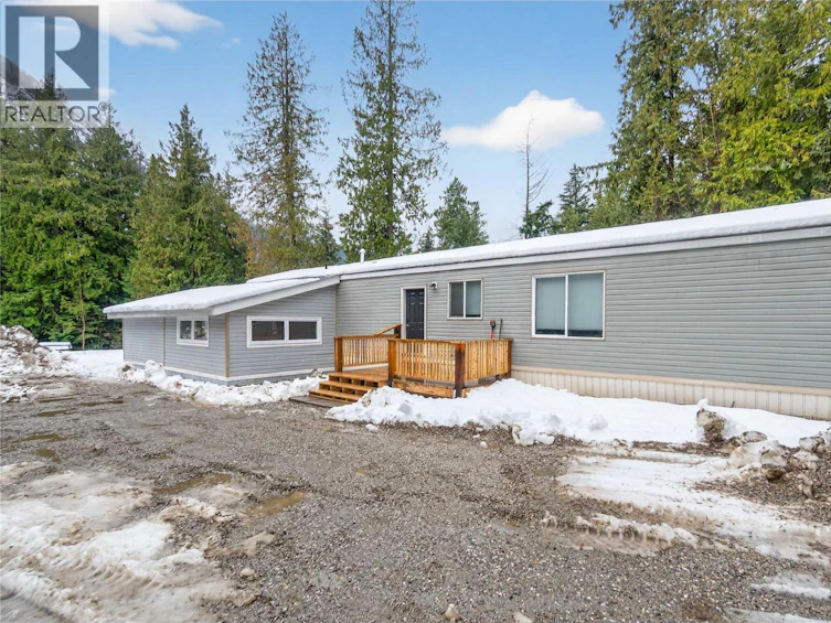 3277 Loschinski Road, Revelstoke, BC, V0E 2S0 - 2